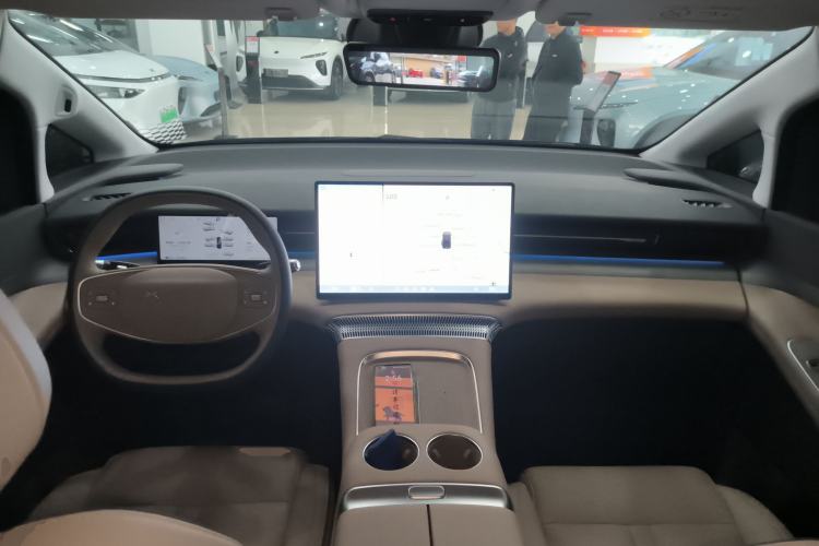 Used XPeng X9 2025 740 Ultra-Long Range Max
