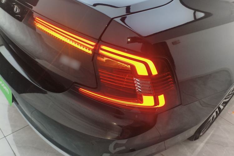 Used Volvo S90 2025 B5 Zhiyi Luxury Edition
