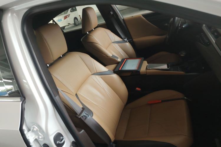 Used Lexus ES 2018 300h Premium Edition China V Standard