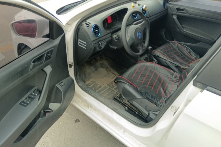 Used Volkswagen Jetta 2015 Value Edition 1.6L Manual Fashionable Style Driver Seat