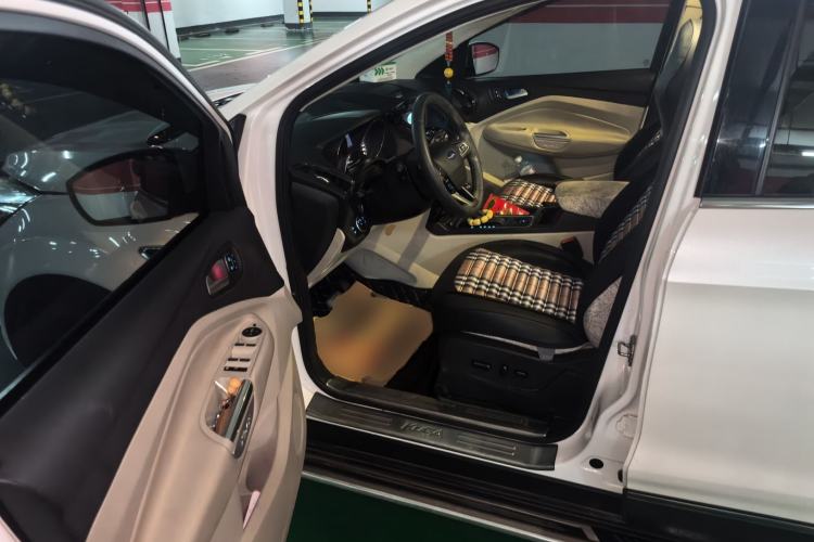 Used Ford Kuga 2017 EcoBoost 245 Four-Wheel Drive Titanium Edition Driver Seat