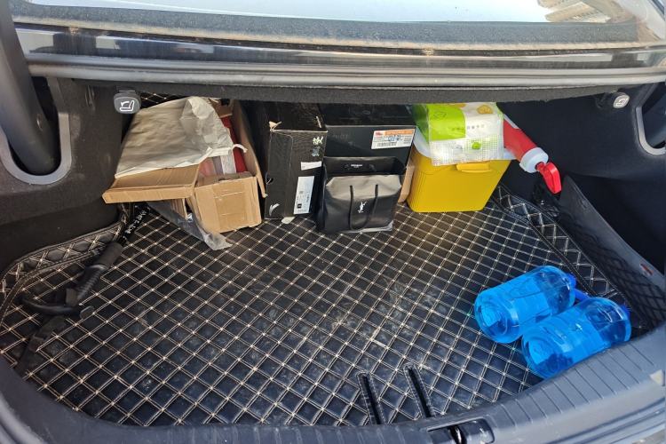 Used Hongqi H5 2018 30TD Smart Connect Dynamic Edition Trunk