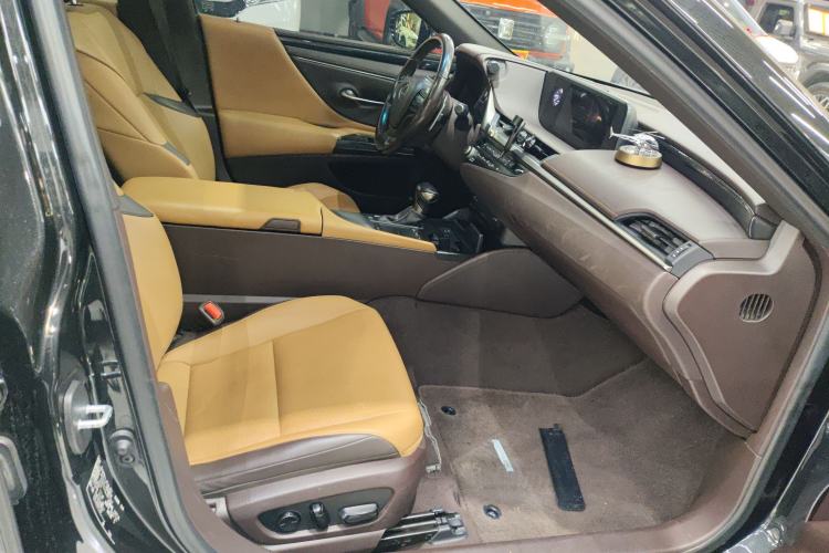 Used Lexus ES 2020 200 Excellence Edition