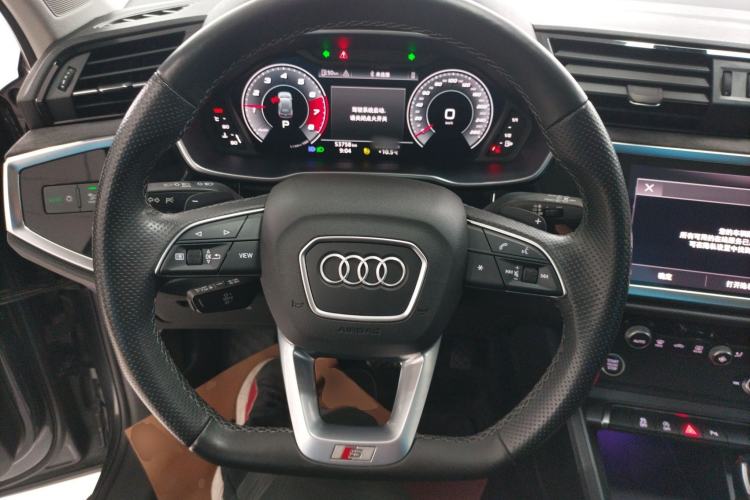 Used Audi Q3 2022 40 TFSI Fashion Dynamic Model
