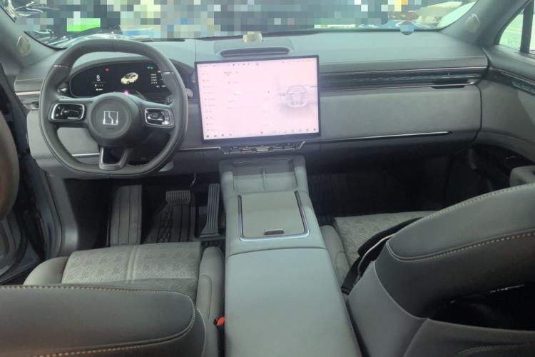 Used Zeekr 7X 2025 100 kWh Long-Range Rear-Wheel Drive with Intelligent Driving Features Center Console