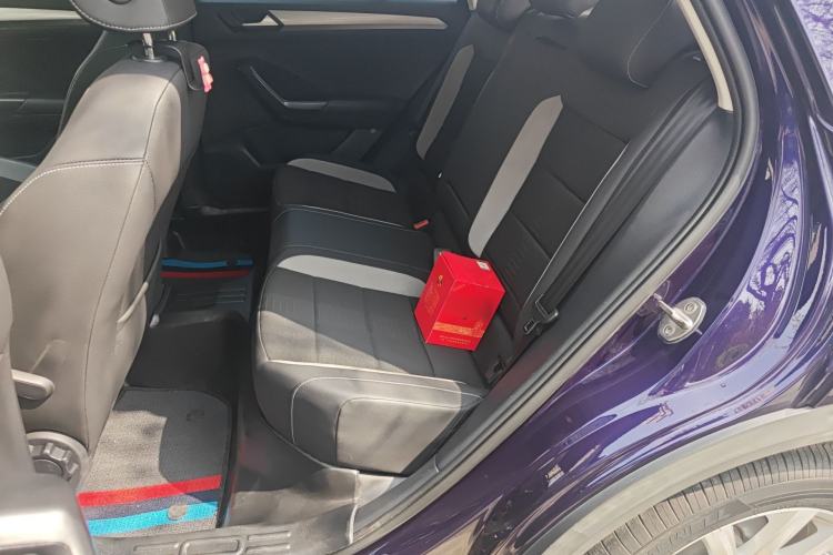 Used Volkswagen T-ROC 2018 280TSI DSG Two-Wheel Drive Advanced Version China V Emission Standard Left Rear Seat