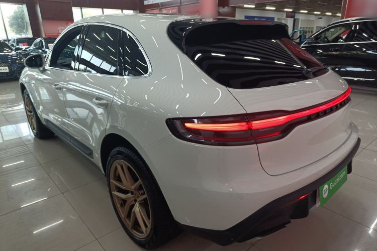 Used Porsche Macan 2022 Macan 2.0T Rear Left 45 Deg