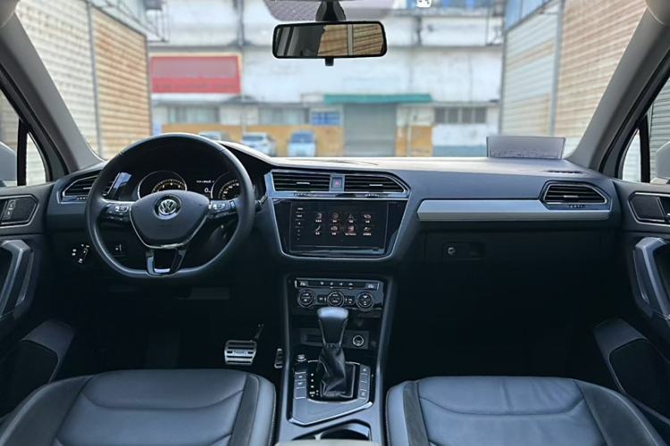 Used Volkswagen Tiguan L 2019 Updated Version 330TSI Automatic Two-Wheel Drive Panoramic Comfort Edition China VI Standard