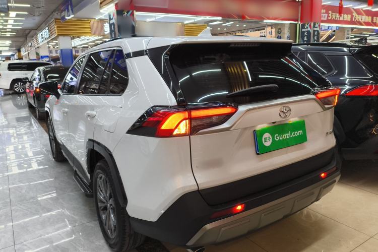 Used Toyota RAV4 2024 2.0L CVT Two-Wheel Drive Fashion Plus Edition Rear Left 45 Deg