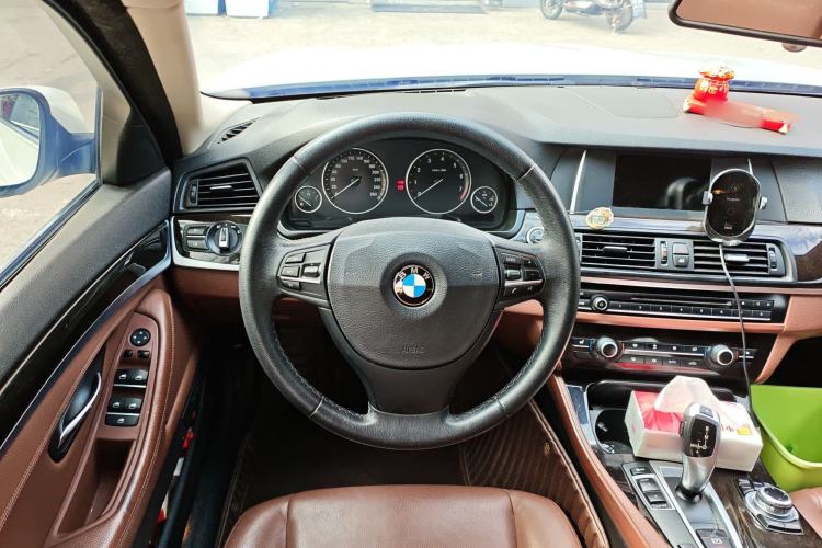 Used BMW 5 Series 2014 525Li Leading Model Steering Wheel