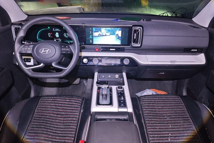 Used Hyundai ix35 2023 Musso 2.0L Deluxe Edition DLX Center Console