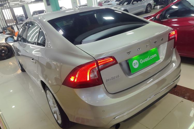 Used Volvo S60 2017 S60L T4 Smart Range Edition
