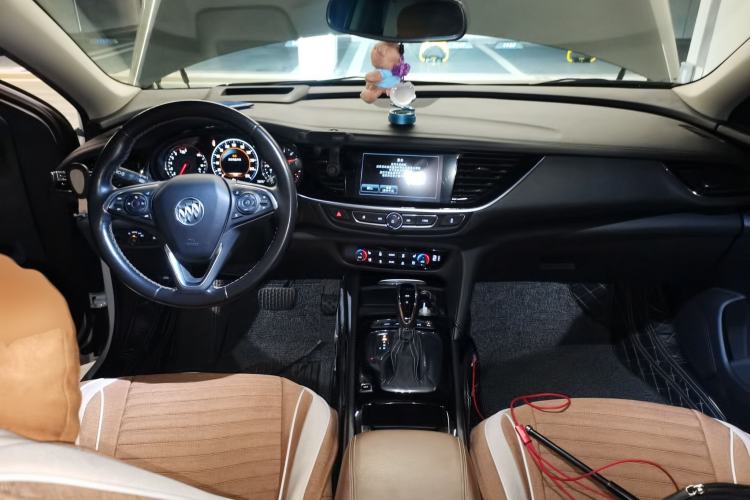 Used Buick Regal 2017 20T Prestige Model Center Console