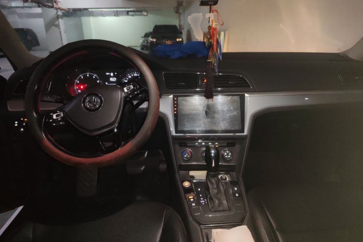 Used Volkswagen Lamando 2017 230TSI DSG Fashion Edition Center Console