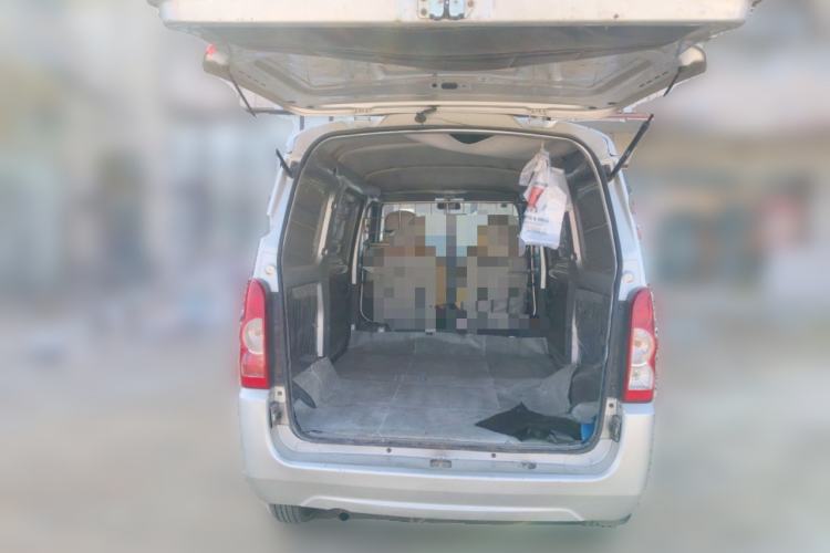 Used Wuling Rongguang 2014 1.2L S Base Model Trunk