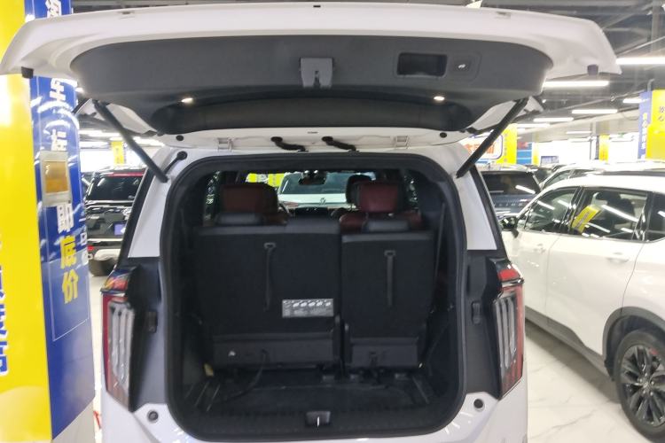 Used GAC Trumpchi M8 2023 Zongshi Series Dual-Motor Supreme Edition Trunk