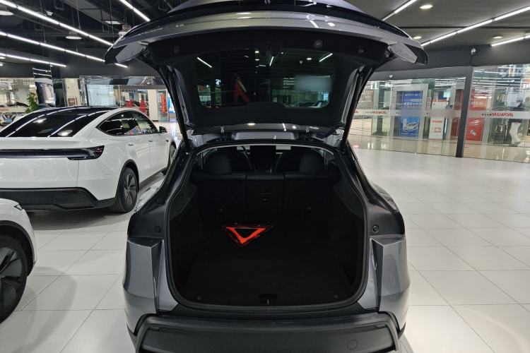 Used Tesla Model Y 2025 Rear-Wheel-Drive Version
