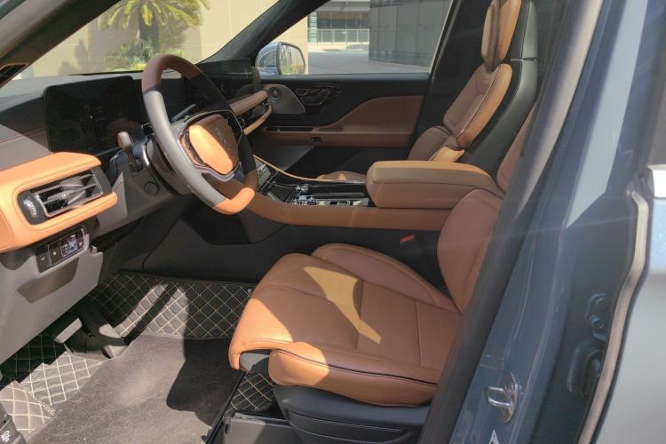 Used Lincoln Aviator 2024 3.0T V6 Four-Wheel Drive Presidential Edition Six Seats Left Front Seat