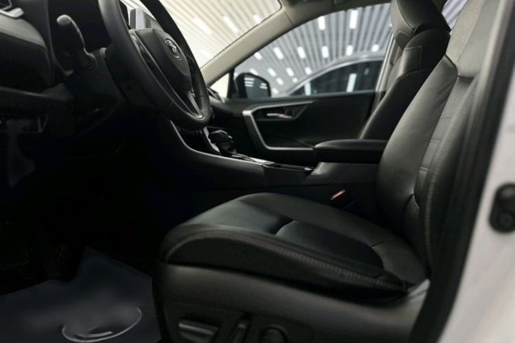 Used Toyota RAV4 2020 2.0L CVT Four-Wheel Drive Prestige Edition
