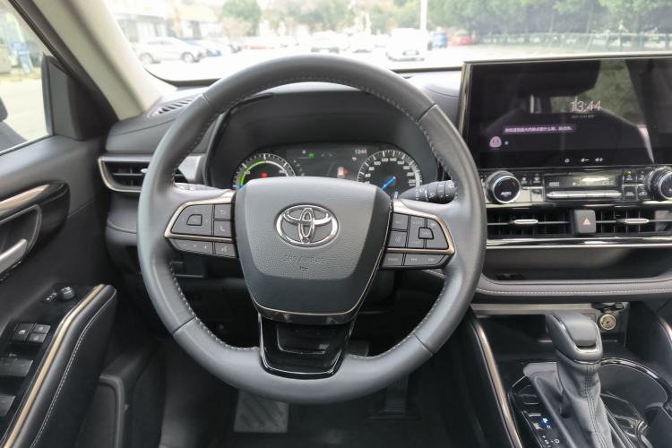 Used Toyota Highlander 2023 2.5L Smart Electric Hybrid Dual-Engine 4x4 Knight Edition 7 Seats
