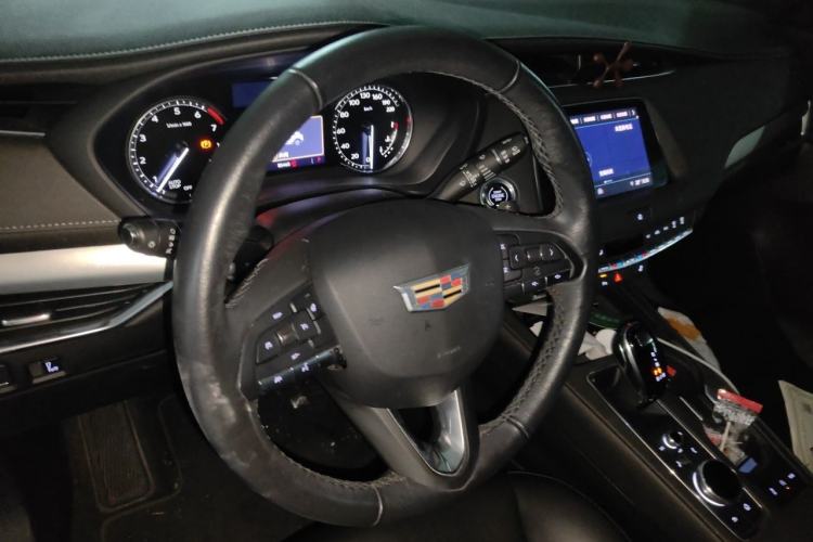 Used Cadillac XT4 2021 28T Two-Wheel Drive Leading Version
