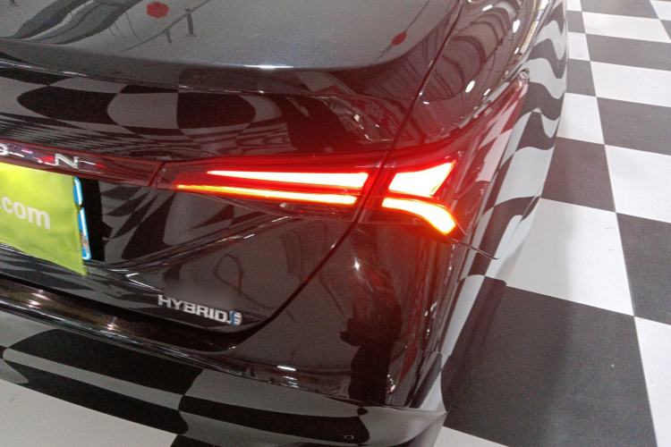 Used Toyota Avalon 2019 Dual-Engine 2.5L XLE Prestige Version China VI Standard