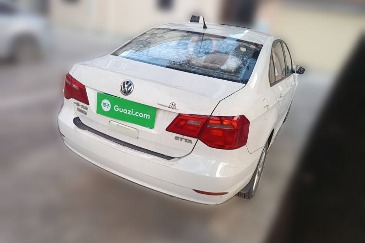 Used Volkswagen Jetta 2015 Value Edition 1.6L Manual Fashionable Style Rear Right 45 Deg