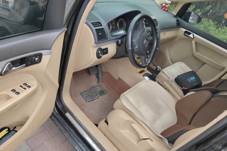 Used Volkswagen Touran 2011 1.4T DSG Zhiya Edition 5 Seats Driver Seat