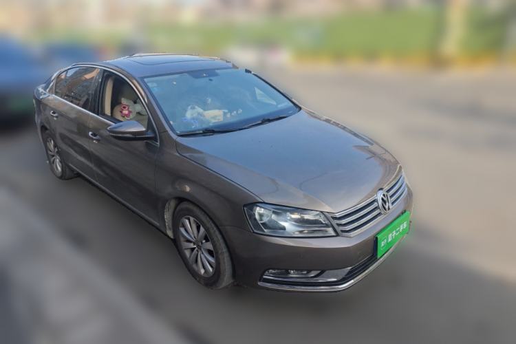 Used Volkswagen Magotan 2013 1.8TSI Premier Model Front Right 45 Deg