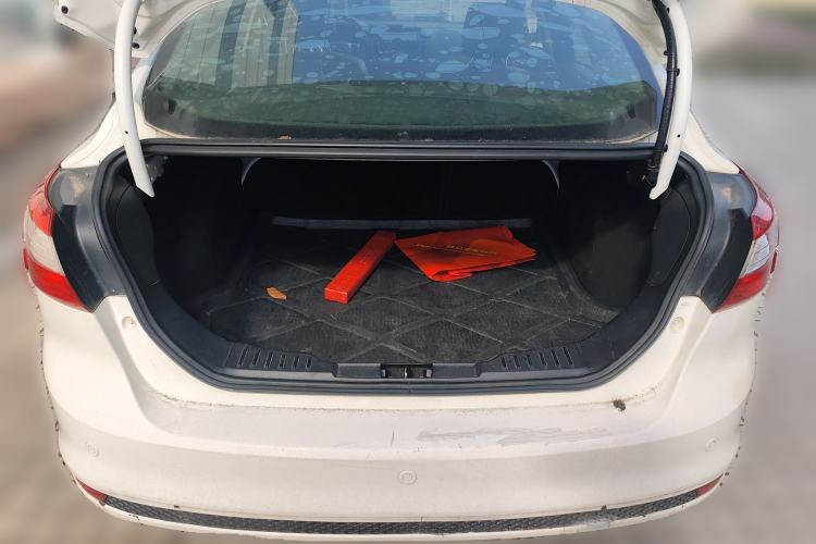 Used Ford Focus 2012 Sedan 1.6L Automatic Fashion Edition Trunk