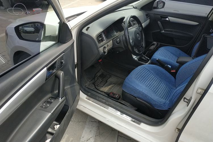 Used Volkswagen Gran Lavida 2013 1.6L Automatic Luxury Model
