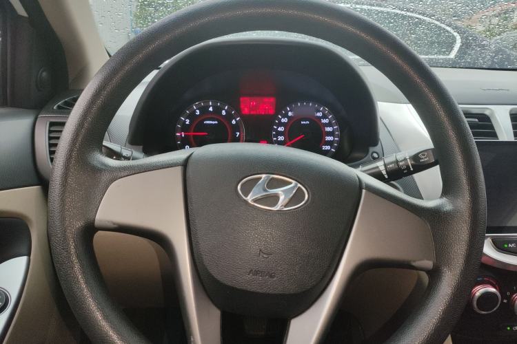 Used Hyundai Verna (older generation) 2016 1.4L Automatic Leading-Edge GLX
