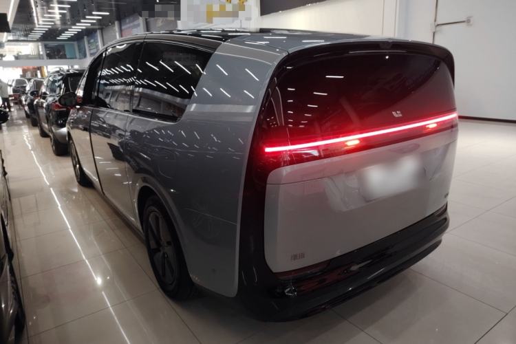 Used Li Auto MEGA 2024 Ultra Model
