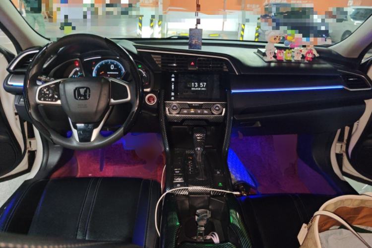 Used Honda Civic 2019 220TURBO CVT Dynamic Edition China VI Center Console