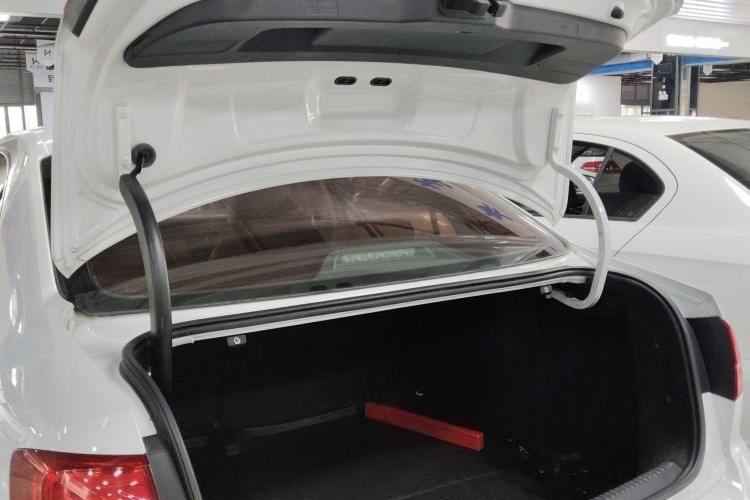 Used Volkswagen Sagitar 2015 1.6L Automatic Comfort Model Trunk