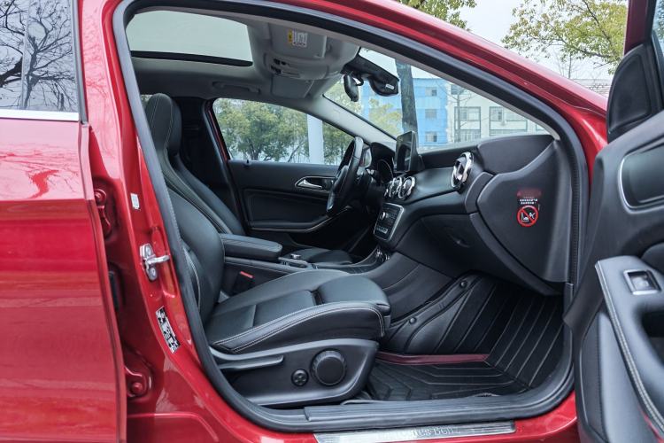 Used Mercedes-Benz GLA 2018 GLA 200 Sport Edition Interior 1