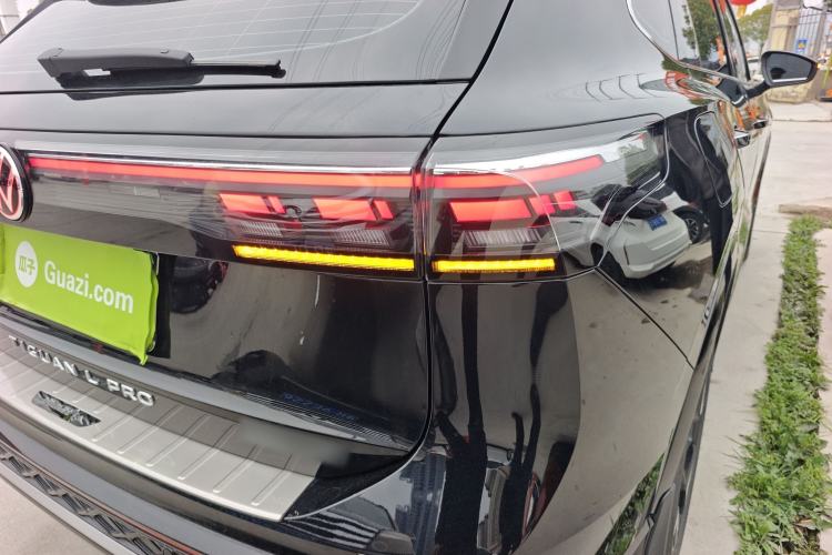 Used Volkswagen Tiguan L 2025 PRO 380TSI Two-Wheel-Drive R-Line Smart Edition Exterior 3