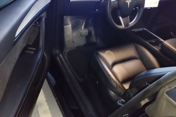 Used Tesla Model Y 2023 Long-Range All-Wheel-Drive Version
