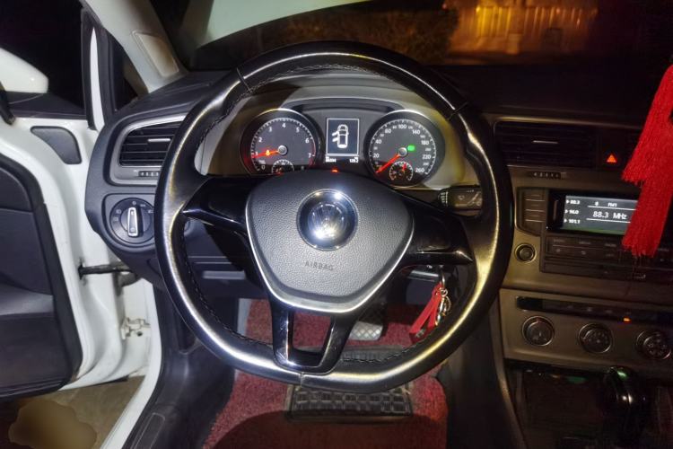 Used Volkswagen Golf 2014 1.6L Automatic Comfort Model Steering Wheel