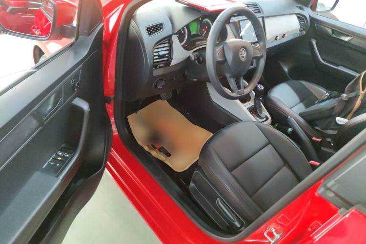 Used Skoda Fabia 2017 1.4L Automatic Car Enjoy Edition
