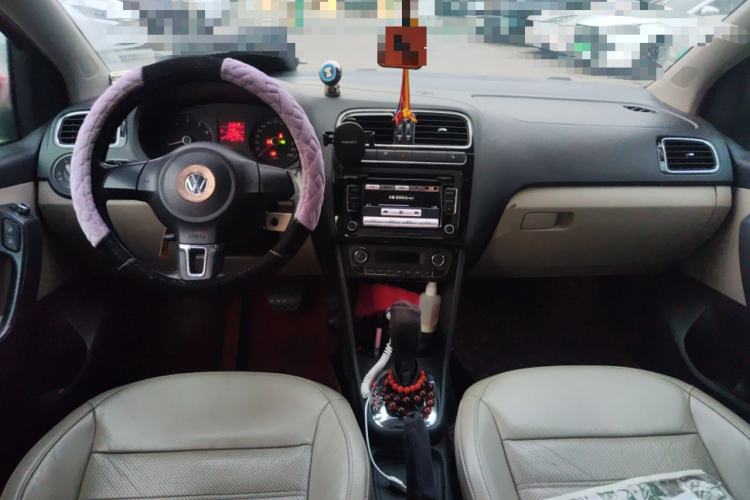 Used Volkswagen Polo 2011 1.4L Automatic ZhiCool Edition Center Console