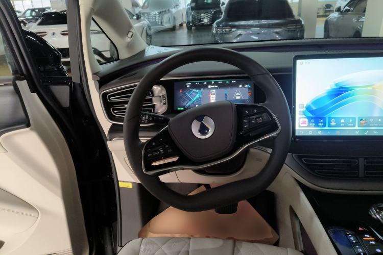 Used Denza D9 2024 EV 600 Four-Wheel-Drive Flagship Model