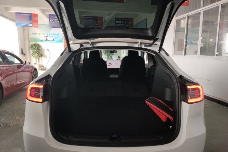 Used Tesla Model Y 2023 Rear-Wheel-Drive Version