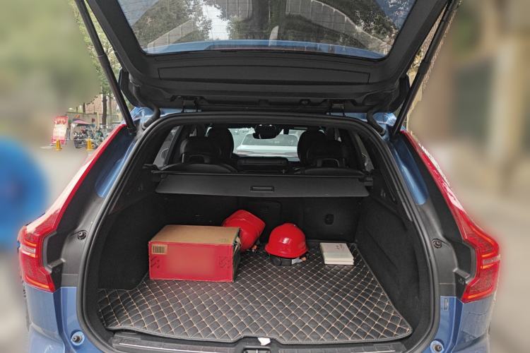 Used Volvo XC60 New Energy 2019 T8 E-Drive Hybrid Intelligent Luxury Sport Edition China VI Trunk