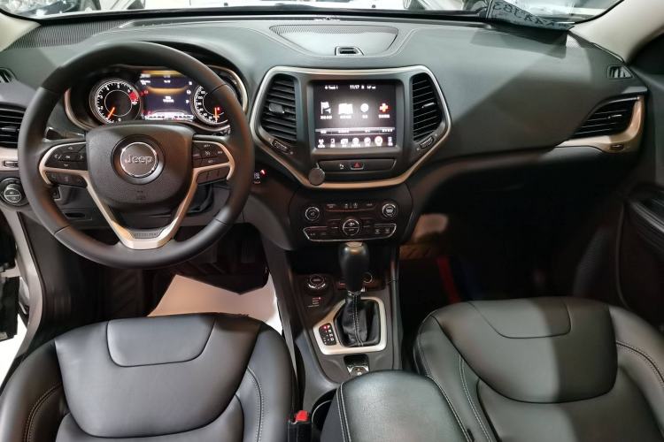 Used Jeep Cherokee 2016 2.4L Professional Smart Version