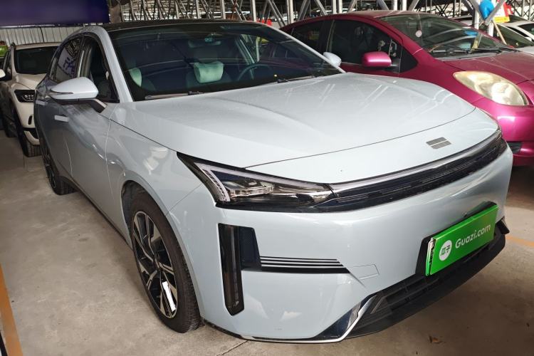 Used Geely Galaxy L6 2024 125km PLUS Dragon Edition
