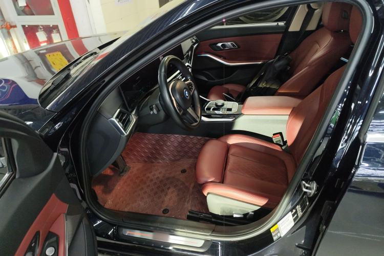 Used BMW i3 2022 eDrive 35 L Driver Seat