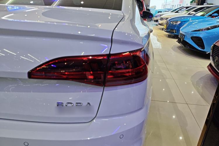 Used Volkswagen Bora 2025 300TSI DSG Prestige Edition
