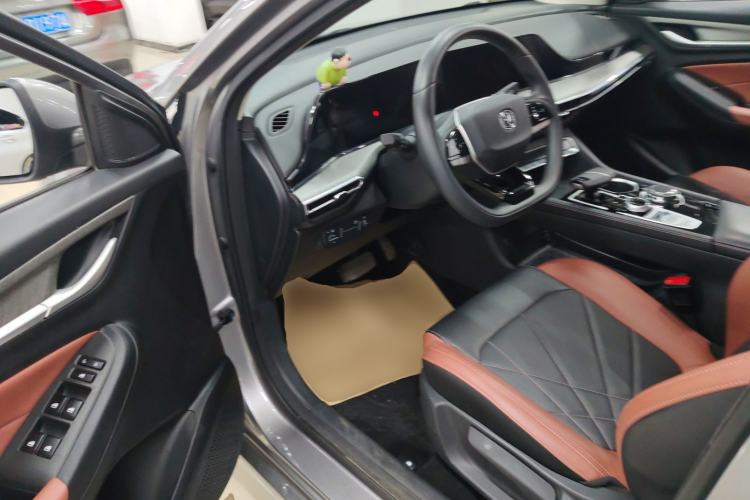 Used CHANGAN Eado 2023 Changan Edition PLUS Blue Whale NE 1.4T GDI DCT Prestige Version Driver Seat