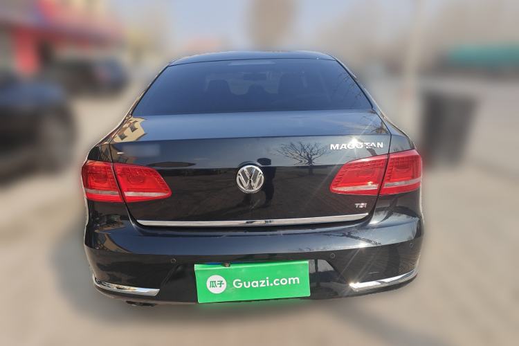 Used Volkswagen Magotan 2016 1.8TSI Luxury Comfort Model
